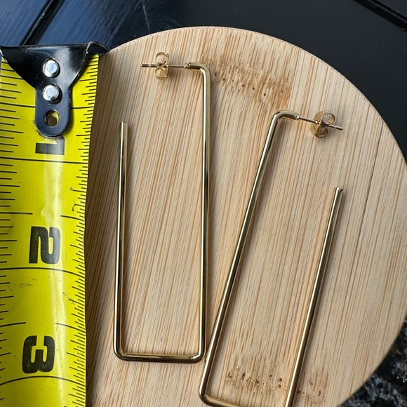 Square Hoop Earrings 18k Gold Plated NWOT lightweight - Picture 4 of 9